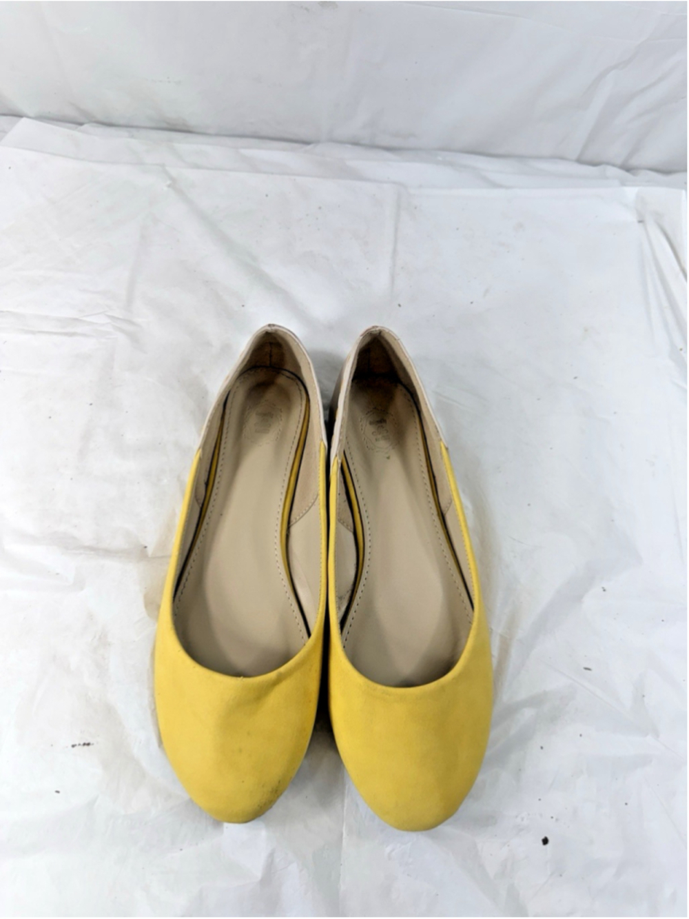 Ollio Classic Ballet Flats sz 8 M Suede Leatherette YELLOW BEIGE